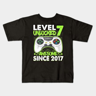 7 Year Old Video Awesome Since 2017 7th Birthday Kids T-Shirt